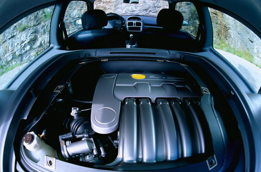  Renault Clio V6 Sport 1999 года  (фото 19 из 40)